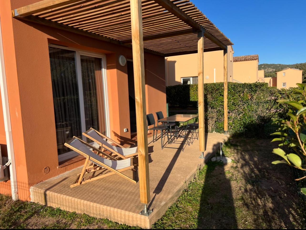 Residence Hoteliere Les Hameaux De Saint Cyprien Appartement 2 Chambres Lecci Exterior photo